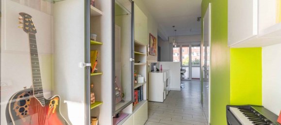 4 bedrooms Apartment in Milan, Italy No. 362716 8