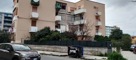 2 bedrooms Apartment in Palermo, Italy No. 143197 2