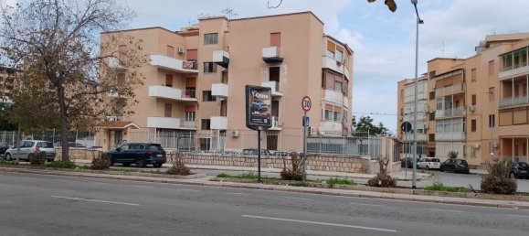 2 bedrooms Apartment in Palermo, Italy No. 143197 3