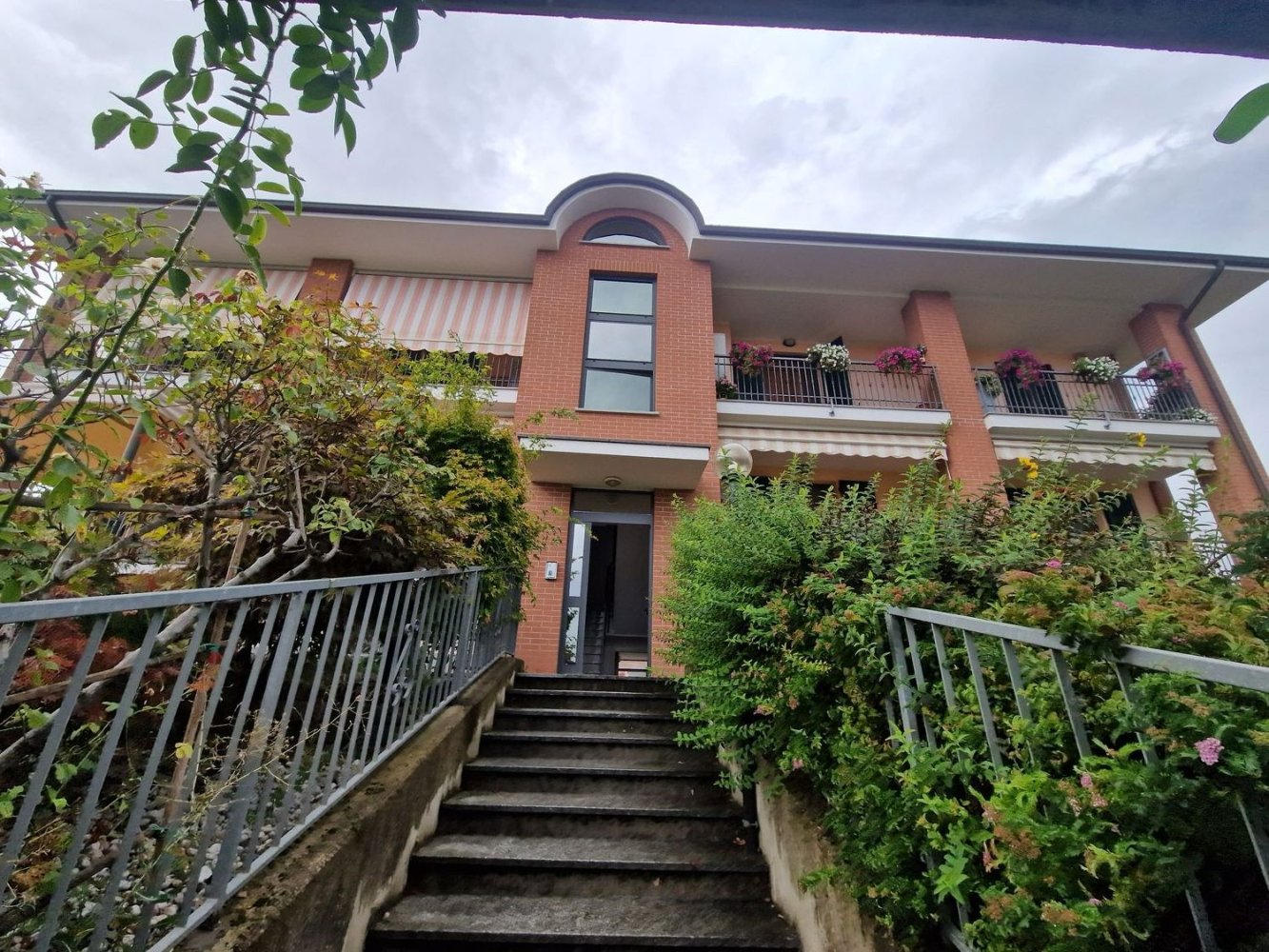 Ático de 4 dormitorios en Basaluzzo, Italy No. 311551