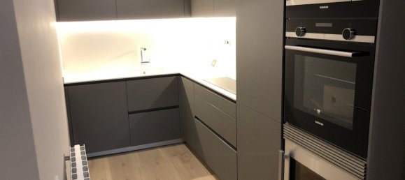 2 bedrooms Apartment in Ciutat Vella, Spain No. 25633 2