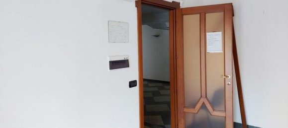 309m² Office in Nuoro, Italy No. 376342 13