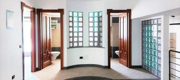 309m² Office in Nuoro, Italy No. 376342 6