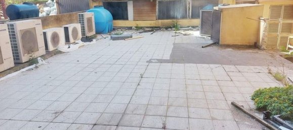 309m² Office in Nuoro, Italy No. 376342 9