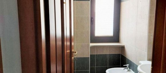 309m² Office in Nuoro, Italy No. 376342 11