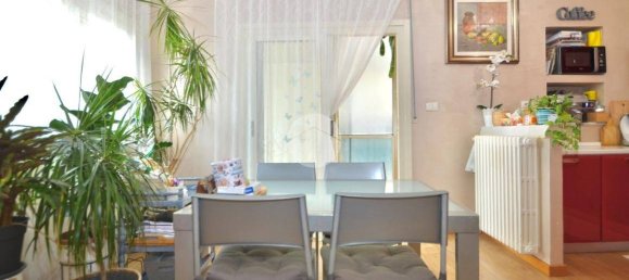 2 bedrooms Apartment in Turin, Italy No. 296371 4
