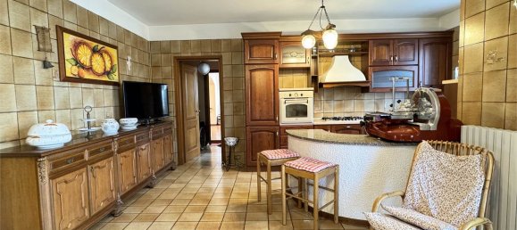 4 chambres Villa à Guanzate, Italy No. 310182 2