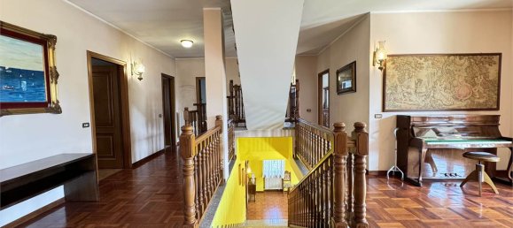 4 chambres Villa à Guanzate, Italy No. 310182 18