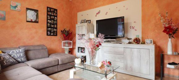 3 Schlafzimmer Villa in Porto Mantovano, Italy, Nr. 329572 2