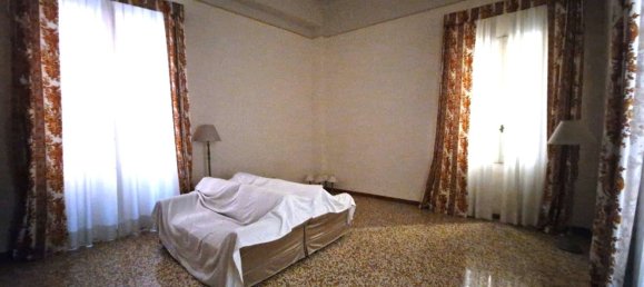5 rooms Apartment in Bologna, Italy No. 224916 19