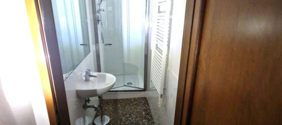 5 rooms Apartment in Bologna, Italy No. 224916 5