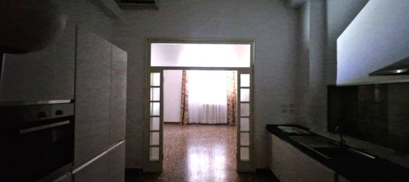 5 rooms Apartment in Bologna, Italy No. 224916 3