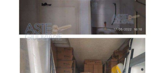 370m² Warehouse in Naples, Italy No. 9478 10