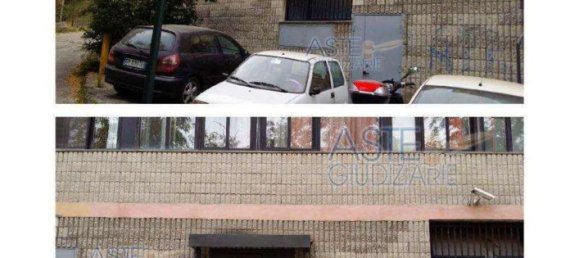 370m² Warehouse in Naples, Italy No. 9478 44