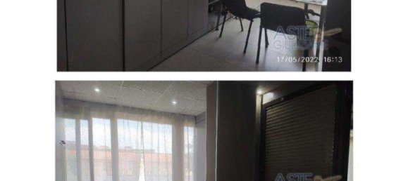 370m² Warehouse in Naples, Italy No. 9478 14