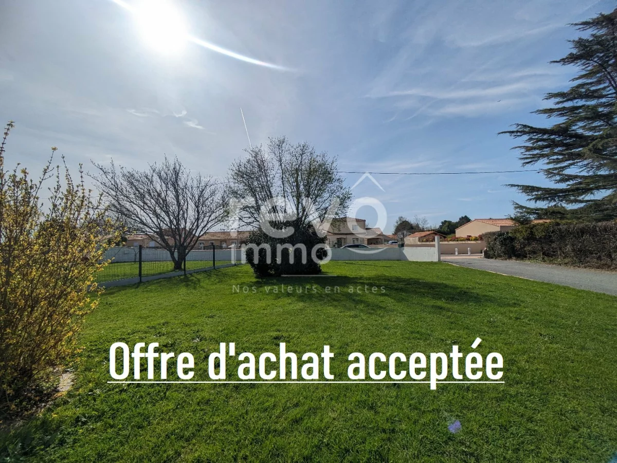 Grundstück in Saint-Philbert-de-Grand-Lieu, France 328m², Nr. 112660