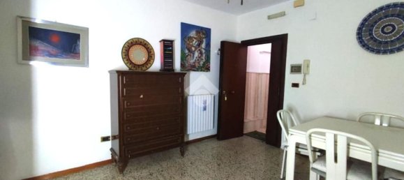 2 rooms Apartment in Bari, Italy No. 70959 5
