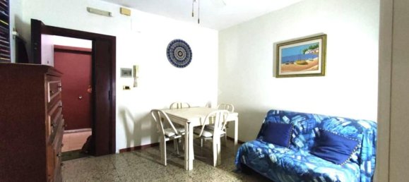 2 rooms Apartment in Bari, Italy No. 70959 2