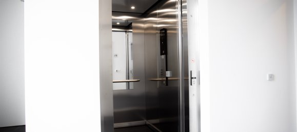 16-salle Bâtiment à Boblingen, Germany No. 73418 4