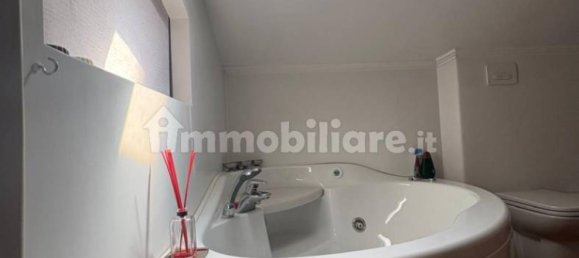 3 Schlafzimmer Villa in Borghi, Italy, Nr. 376173 8