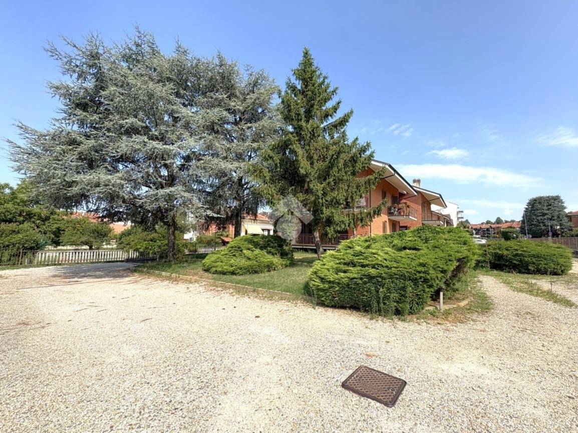 2 bedrooms Apartment in Trofarello, Italy No. 270993