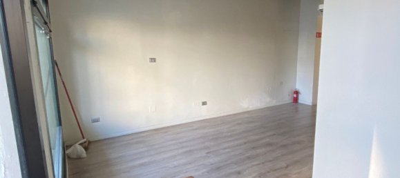 80m² Commercial property in Venice, Italy No. 350716 4