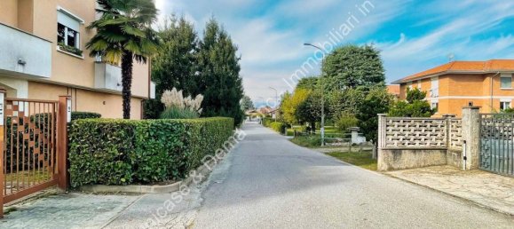 3 rooms Apartment in Castelletto sopra Ticino, Italy No. 28977 25
