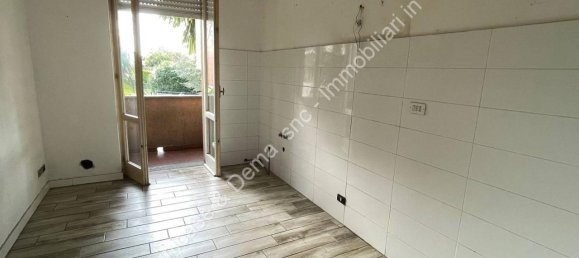 3 rooms Apartment in Castelletto sopra Ticino, Italy No. 28977 15