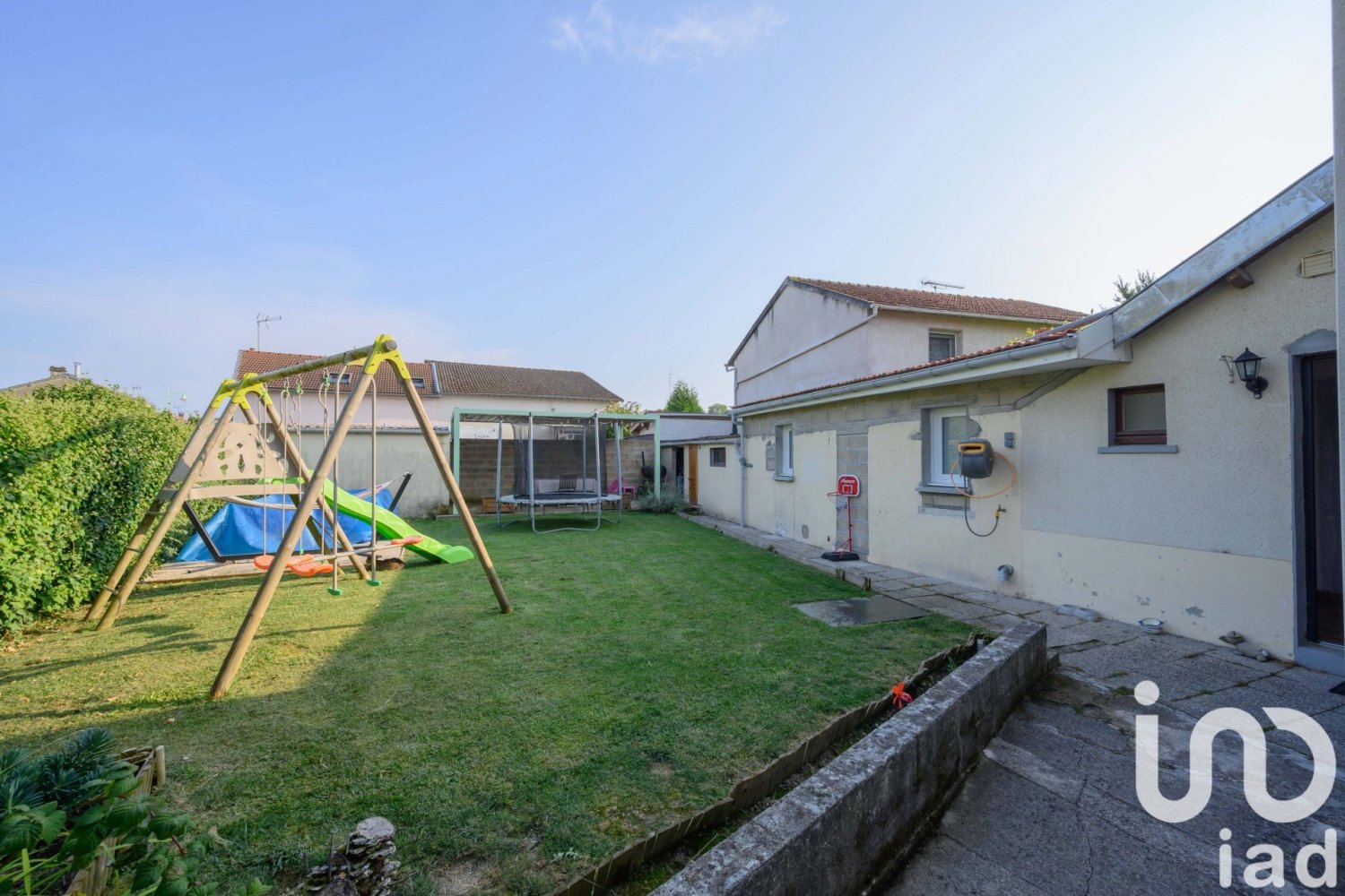 3 bedrooms House in Sept-Saulx, France No. 246870