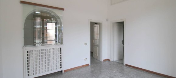 2-salle Propriété commerciale à Corte Franca, Italy No. 118169 19