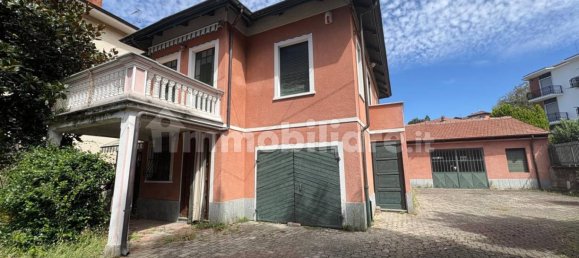 6 bedrooms Villa in San Mauro Torinese, Italy No. 312933 2