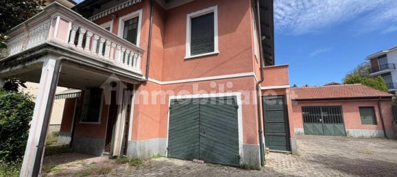 6 bedrooms Villa in San Mauro Torinese, Italy No. 312933 3