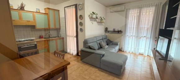 3 rooms Apartment in Castelnuovo Rangone, Italy No. 24547 2