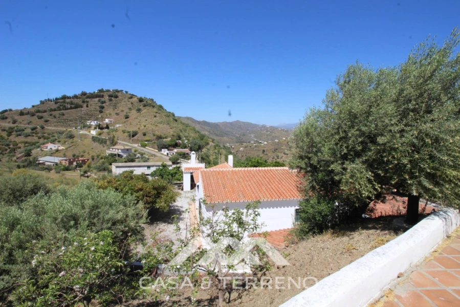 3 غرف نوم منزل في Canillas de Aceituno, Spain رقم 131257