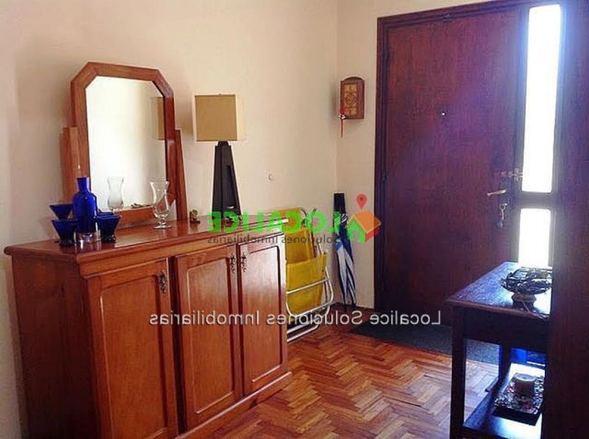 4 bedrooms House in Montevideo, Uruguay No. 12336