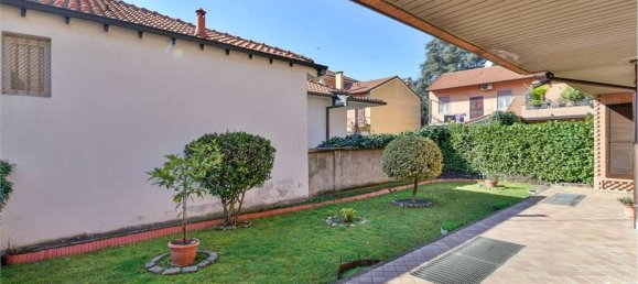 Квартира с 3 комнатами в Чинизелло Бальсамо, Италия № 188261 8