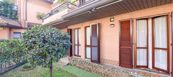 Квартира с 3 комнатами в Чинизелло Бальсамо, Италия № 188261 4