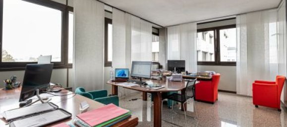 Escritório de 8 divisões em Padua, Italy N.º 99865 2