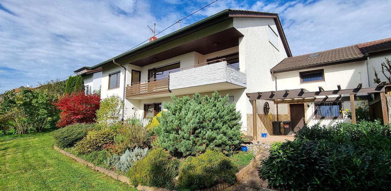 Casa de 9 habitaciónes en Baden-Wurttemberg, Germany No. 54935