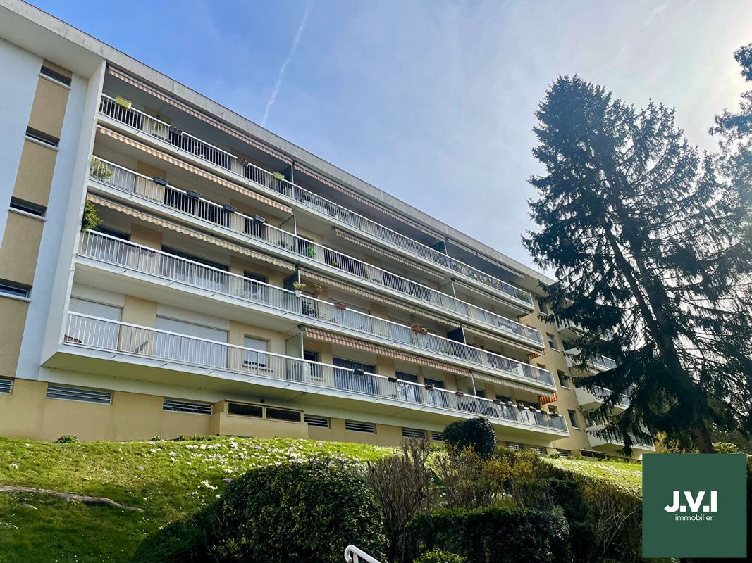 3 bedrooms Apartment in Montmorency, France No. 122919