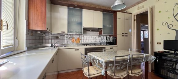 3 Schlafzimmer Wohnung in Mercogliano, Italy, Nr. 323081 9