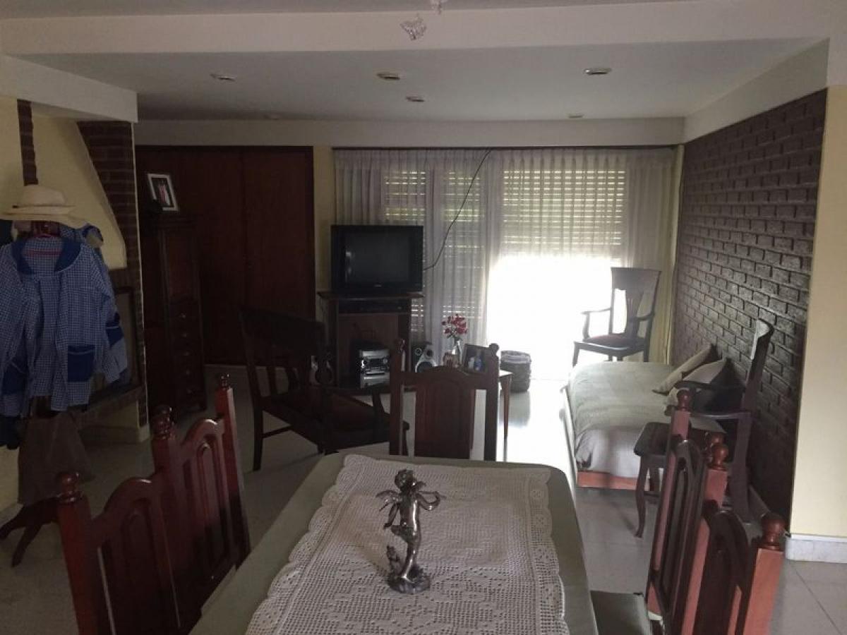 3 bedrooms Apartment in Buenos Aires, Argentina No. 80400