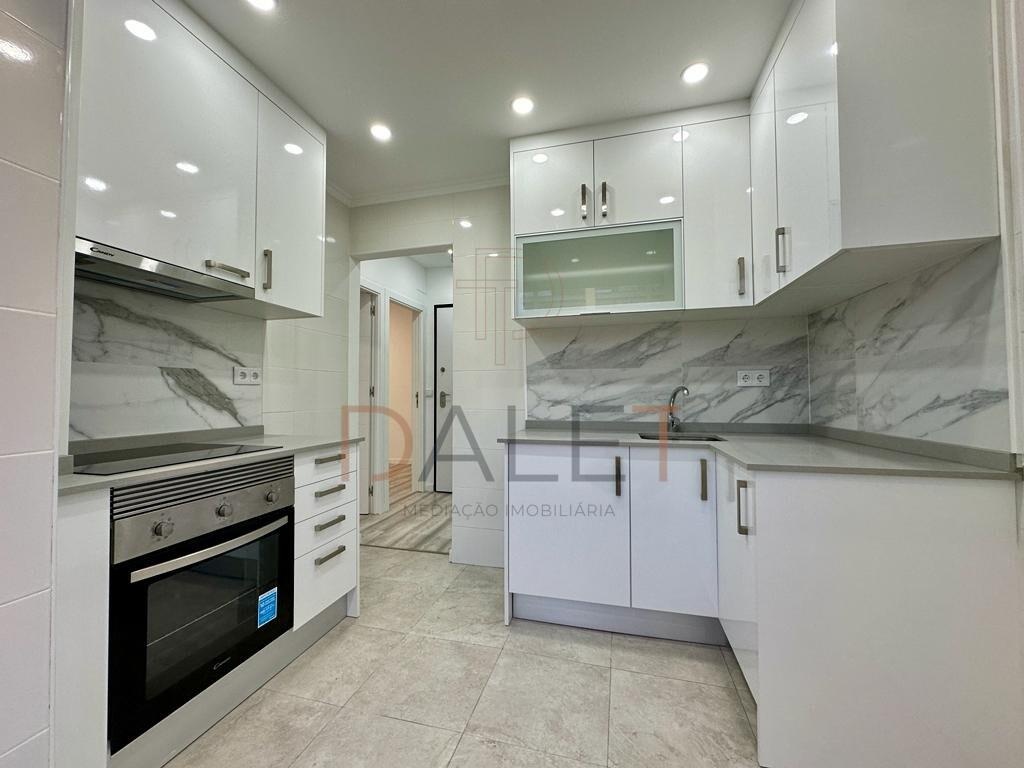 1 bedroom Apartment in Rio de Mouro, Portugal No. 155217