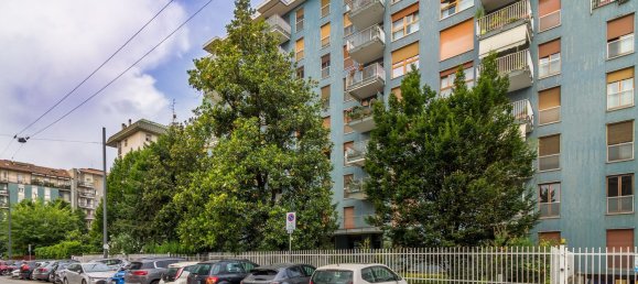 3 bedrooms Apartment in Milan, Italy No. 357927 14