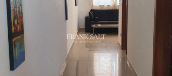 Пентхаус с 2 спальнями в Фгура, Мальта № 3908 4