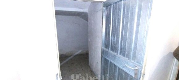1-Zimmer Garage in Campobasso, Italy, Nr. 159812 3