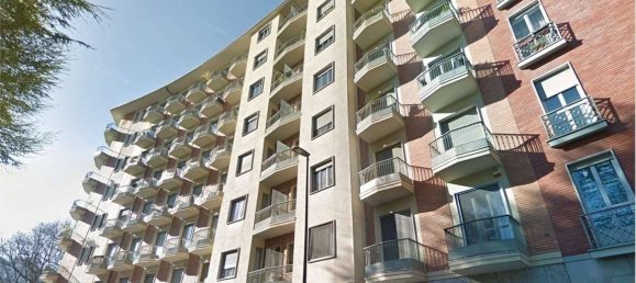 2 bedrooms Apartment in Turin, Italy No. 336992 4