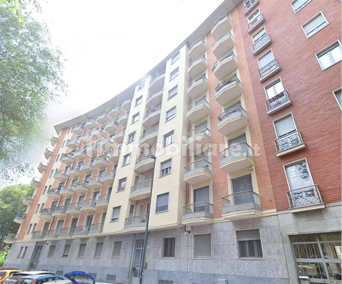 2 bedrooms Apartment in Turin, Italy No. 336992