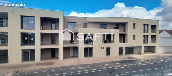 Apartamento de 3 habitaciónes en Challans, France No. 112076 2