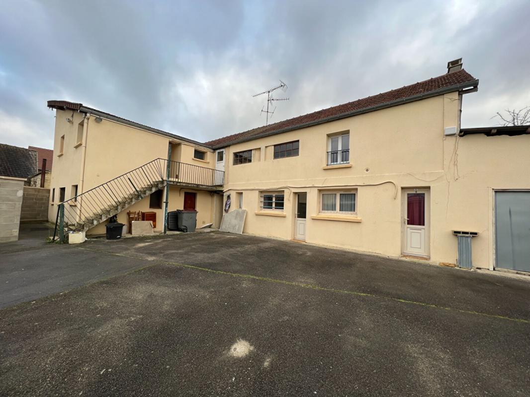 Здание с 1 спальней в Венет, Франция № 72801